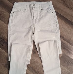 Maurices white skinny jeans